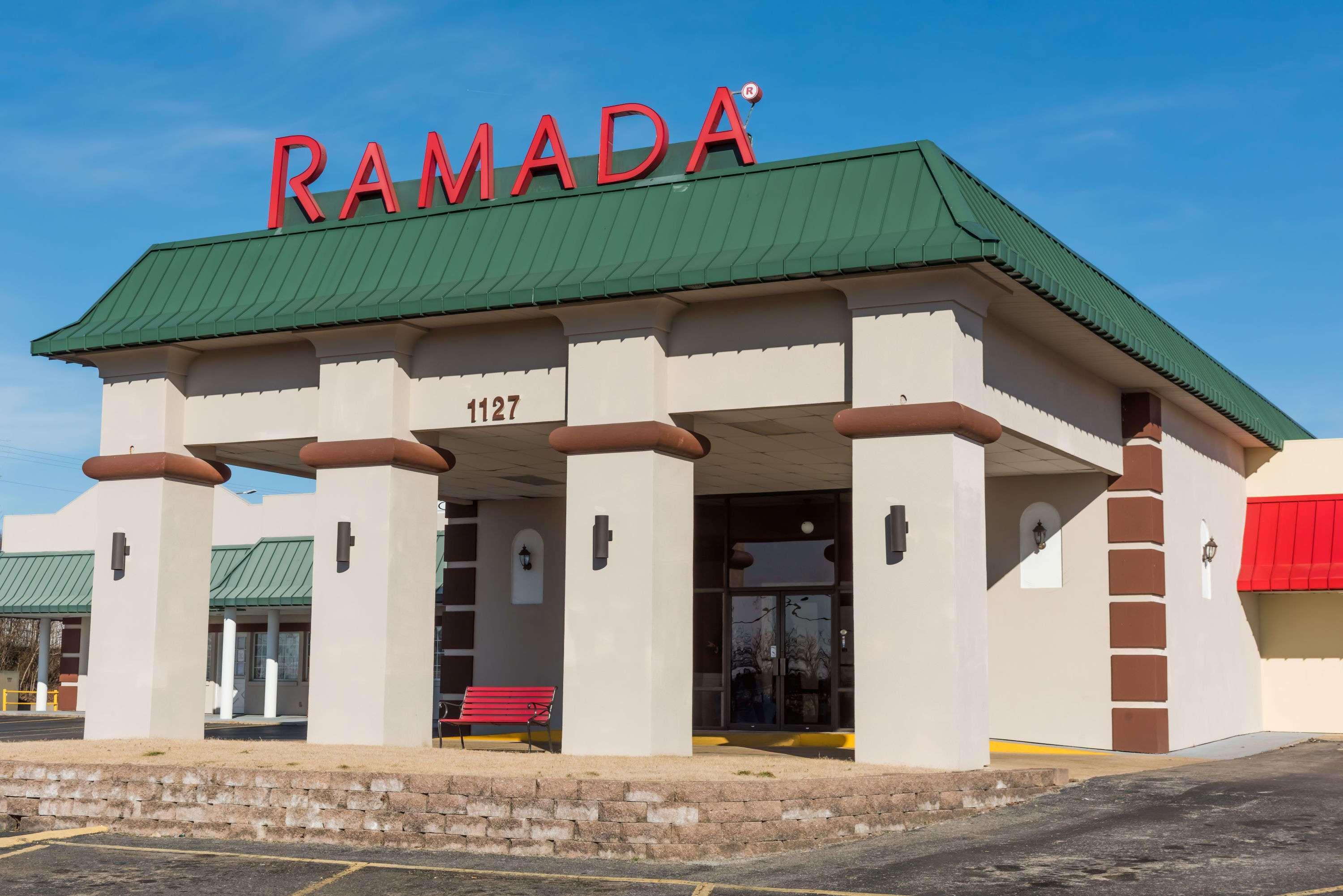 Ramada By Wyndham Маунтин Хоум Екстериор снимка