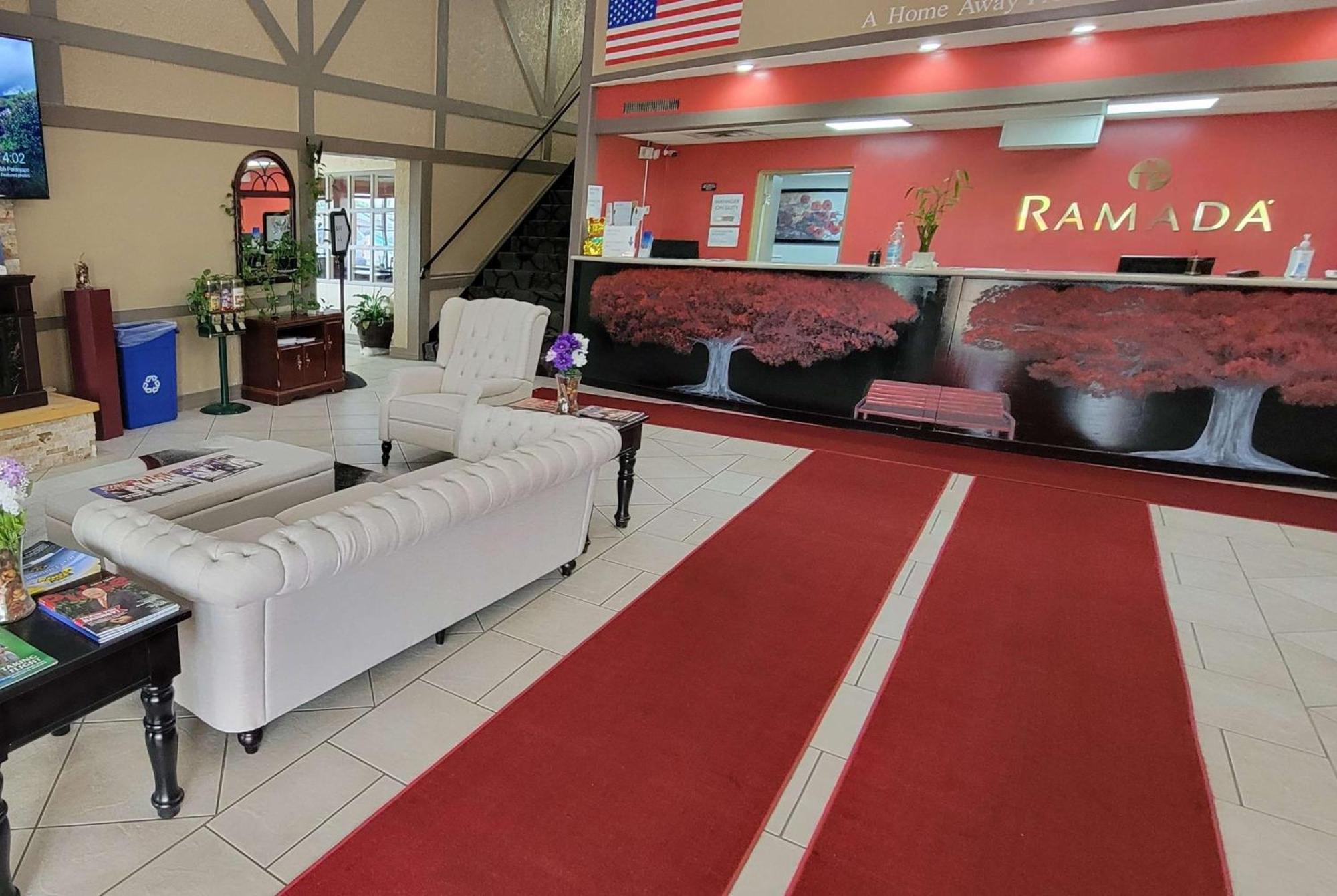 Ramada By Wyndham Маунтин Хоум Екстериор снимка